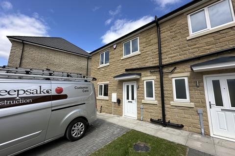 3 bedroom semi-detached house to rent, Old Farm Rise, Bradford, West Yorkshire, BD2