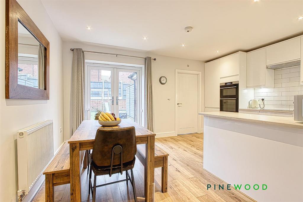 Kitchen diner