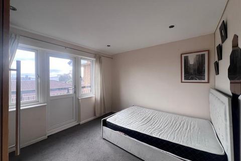 1 bedroom flat to rent, Duffield Drive, London