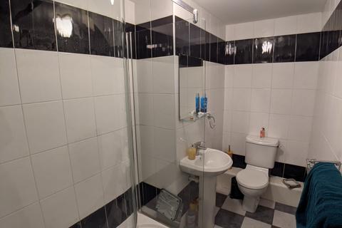 2 bedroom flat to rent, Plymouth Grove, Manchester M13