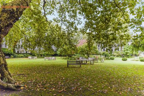 2 bedroom apartment to rent, Cleveland Square