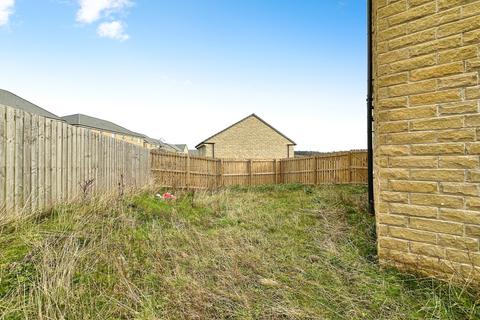 3 bedroom semi-detached house to rent, Old Farm Rise, Bradford, West Yorkshire, BD2