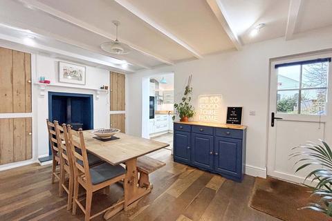Crossways Forth Coth, Carnon Downs, Truro, TR3 6HH