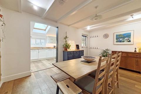 Crossways Forth Coth, Carnon Downs, Truro, TR3 6HH