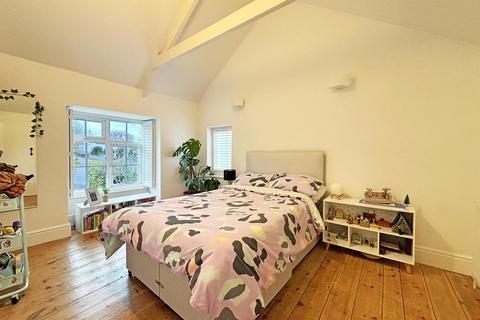 Crossways Forth Coth, Carnon Downs, Truro, TR3 6HH