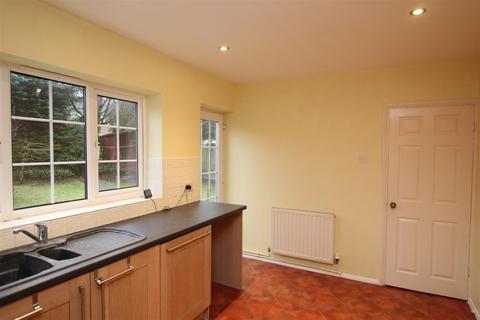 2 bedroom terraced house to rent, Grangewood Close, Brentwood