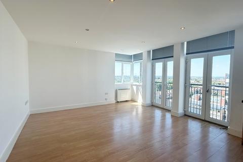 2 bedroom apartment to rent, Skyline Plaza, Southend SS2