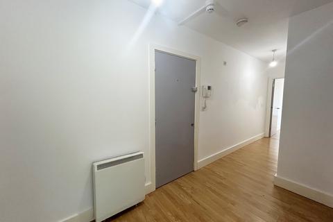 2 bedroom apartment to rent, Skyline Plaza, Southend SS2