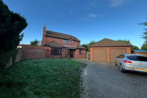 4 bedroom detached house to rent, Butt Close, Wigston