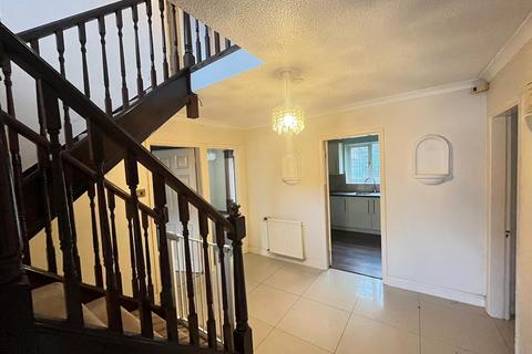 4 bedroom detached house to rent, Butt Close, Wigston