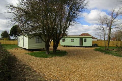 2 bedroom mobile home to rent, Frinton Road, Clacton On Sea CO16