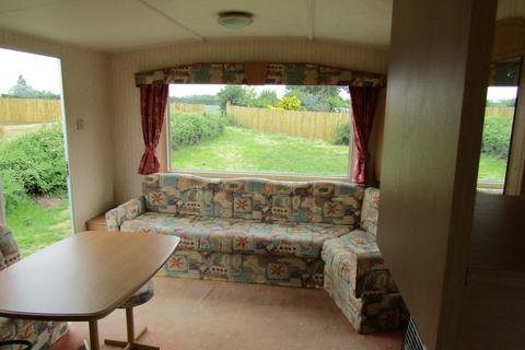 2 bedroom mobile home to rent, Frinton Road, Clacton On Sea CO16