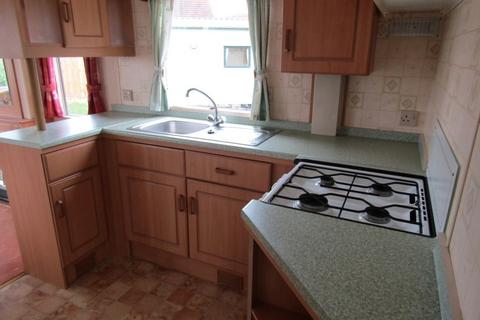 2 bedroom mobile home to rent, Frinton Road, Clacton On Sea CO16