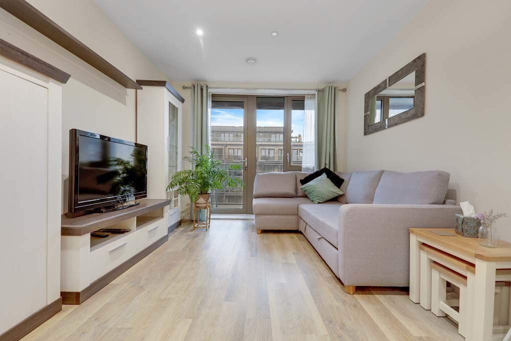 01-195181739-JJ-GWL-Flat 128 Corio House-1-small