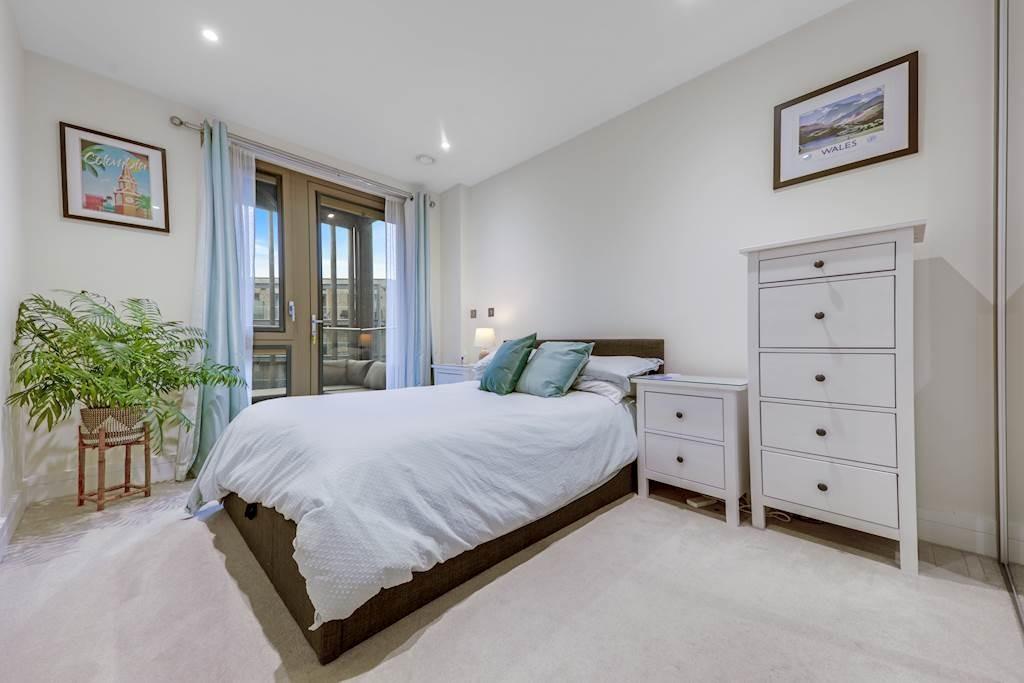 08-cc0481739-JJ-GWL-Flat 128 Corio House-24-small