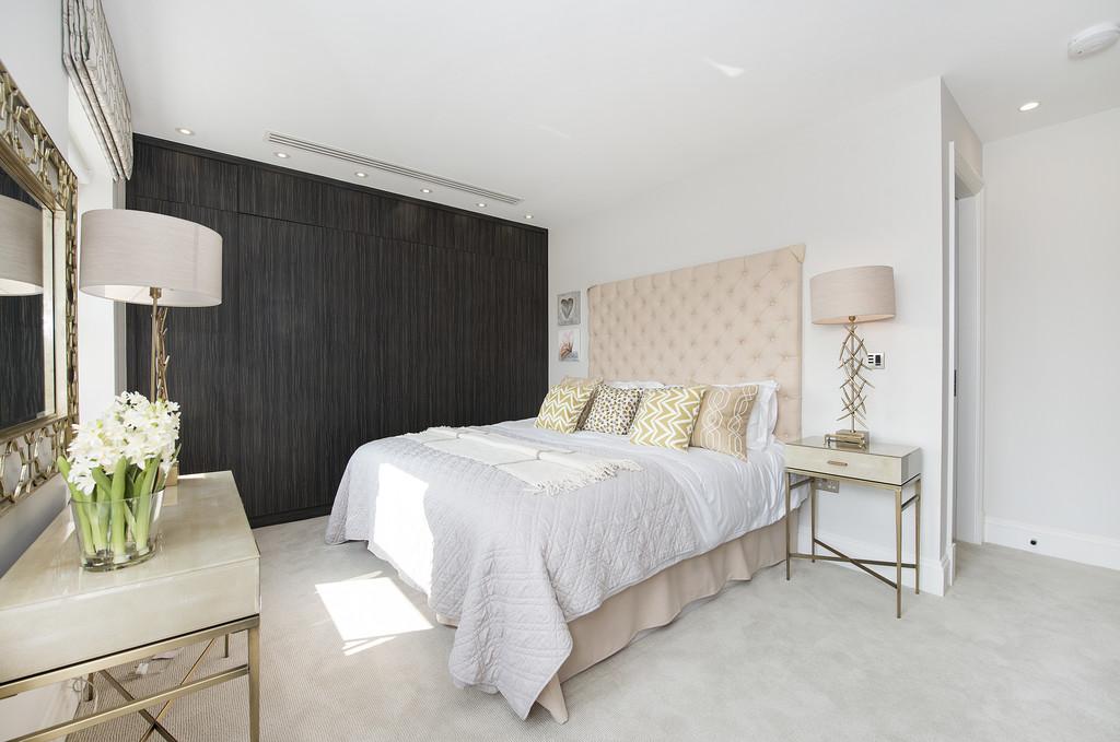 9 AR Flat 7 Master Bedroom (2)