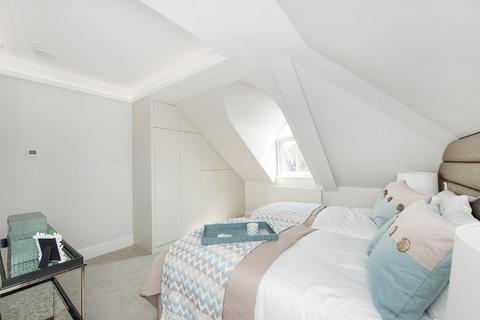 4 bedroom apartment to rent, Arkwright Road, Hampstead NW3