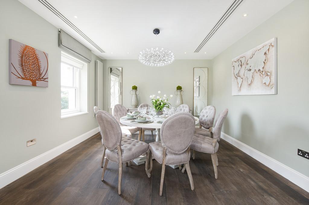 9 AR Flat 7 Dining area