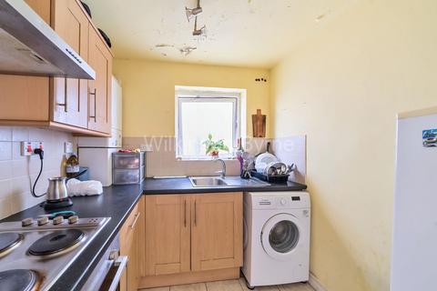 1 bedroom flat for sale, Trinity Road, Bowes Park N22