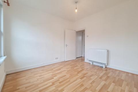 1 bedroom apartment to rent, Terront Road, London N15