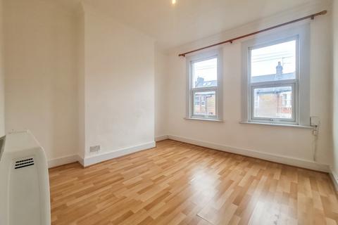 1 bedroom apartment to rent, Terront Road, London N15