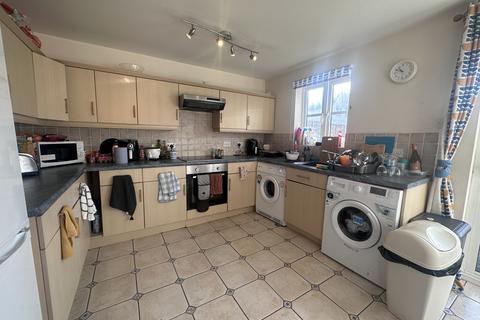 4 bedroom house share to rent, 16 Freedom Square