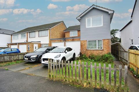 1 bedroom maisonette for sale, Marlborough Road, Ashford TW15