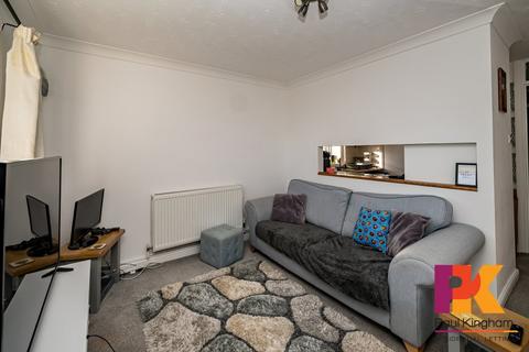 1 bedroom flat to rent, Garratts way, Downley HP13