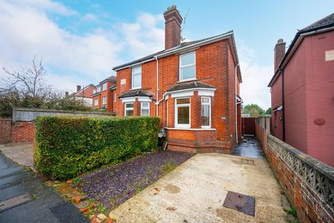 3 bedroom house to rent, Worplesdon Road, Stoughton, Guildford, GU2