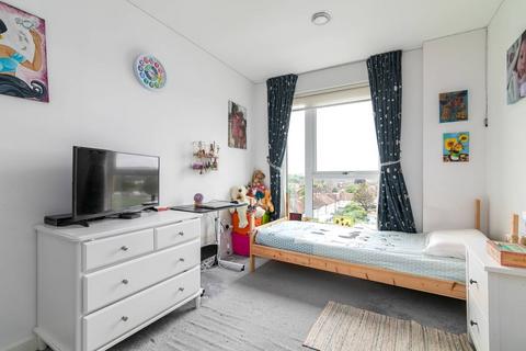 3 bedroom flat for sale, Rowland Road, Tottenham, LONDON, N17