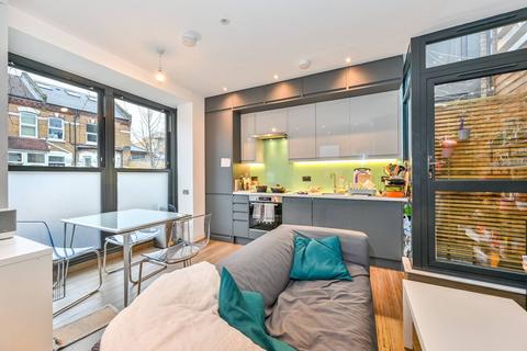 2 bedroom house for sale, Haringay Road, Harringay, London, N15