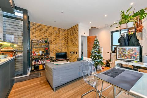 2 bedroom house for sale, Haringay Road, Harringay, London, N15