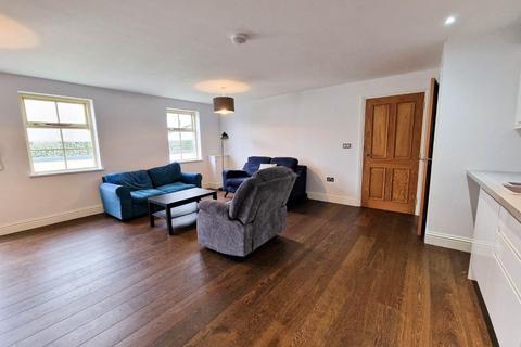 2 bedroom flat to rent, Bath Street, Stroud, GL5 3BZ