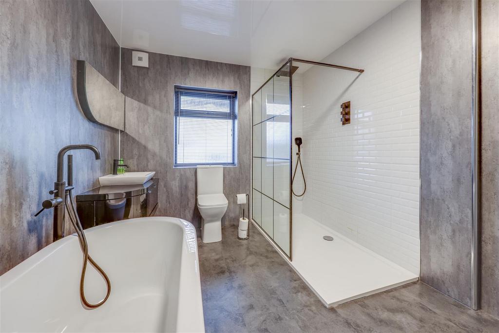 Family Bathroom Alt