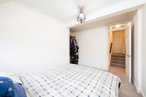 1 bedroom flat to rent, Kew Road, Richmond, Surrey