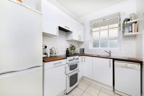 3 bedroom flat for sale, White House, Vicarage Crescent, London