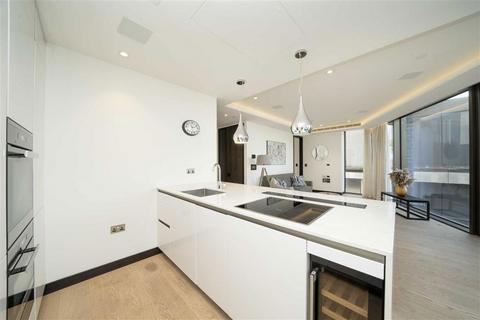 1 bedroom apartment to rent, Hanover House, Crown Square, London