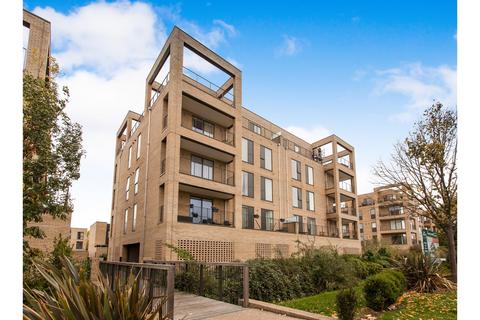 3 bedroom apartment to rent, Seekings Close, Trumpington, Cambridge, CB2