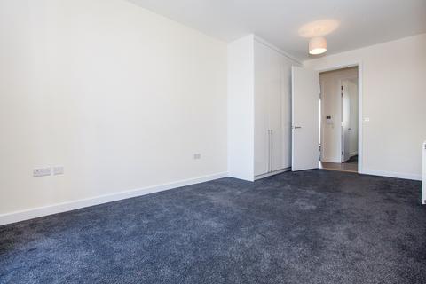 3 bedroom apartment to rent, Seekings Close, Trumpington, Cambridge, CB2