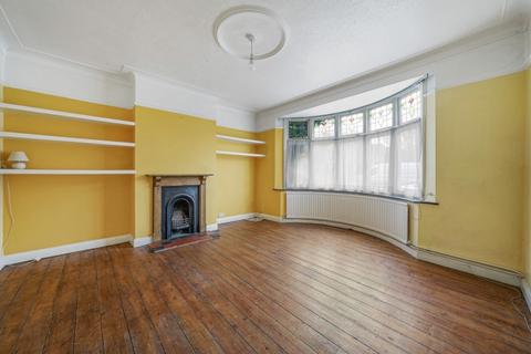 3 bedroom house to rent, Cricklade Avenue London SW2