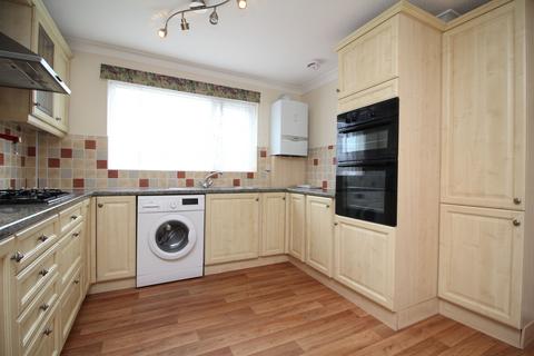 2 bedroom flat to rent, Princess Margaret Avenue, Margate