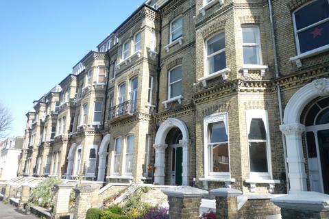 Studio to rent, Cromwell Road, Hove