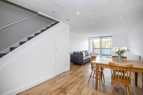 3 bedroom detached house to rent, Granfield Street, Battersea