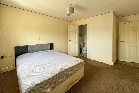 73 Balfour Close, Northampton, NN2 6LL