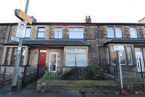 3 bedroom house to rent, Bradford Road, Stanningley, Pudsey, West Yorkshire, UK, LS28