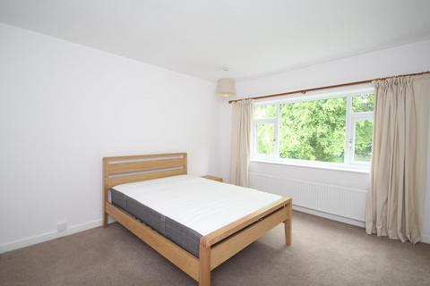 2 bedroom flat to rent, Valley Court, Leeds, West Yorkshire, UK, LS17