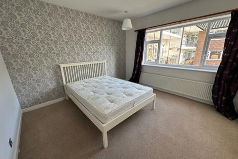 2 bedroom flat to rent, Valley Court, Moortown, Leeds, West Yorkshire, LS17