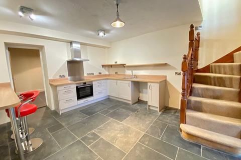 2 bedroom end of terrace house for sale, Deverill Road, Warminster