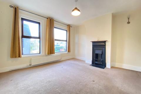 2 bedroom end of terrace house for sale, Deverill Road, Warminster