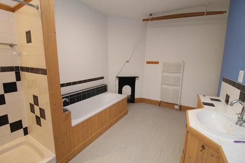 1 bedroom apartment to rent, Stone ST15